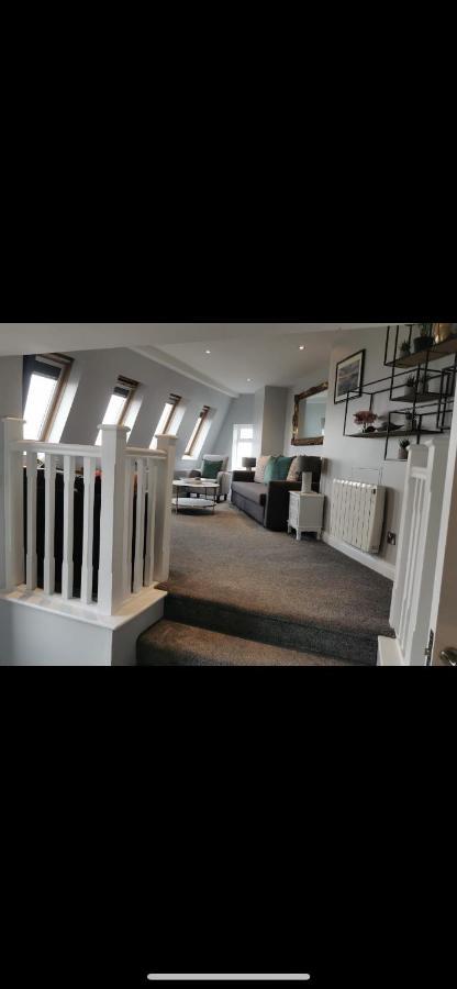 Seaview Terrace Apartment สเคอร์รีส์ ภายนอก รูปภาพ